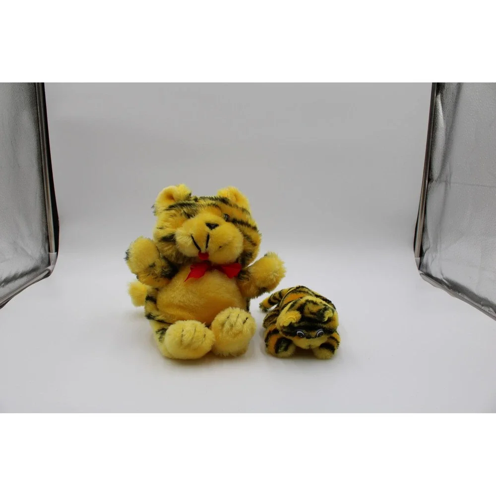 Commonwealth Plush Tiger Set Yellow Black Striped Vintage Stuffed Animal 2 Pack